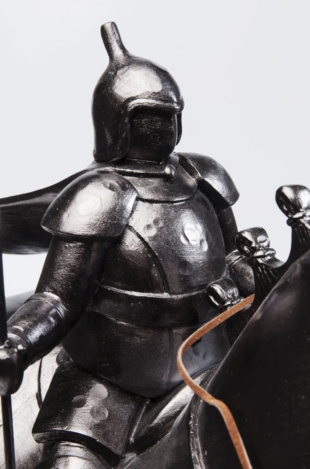 Figurki Dekoracyjne*KARE Design Figurka Dekoracyjna Black Knight 55x72 Cm