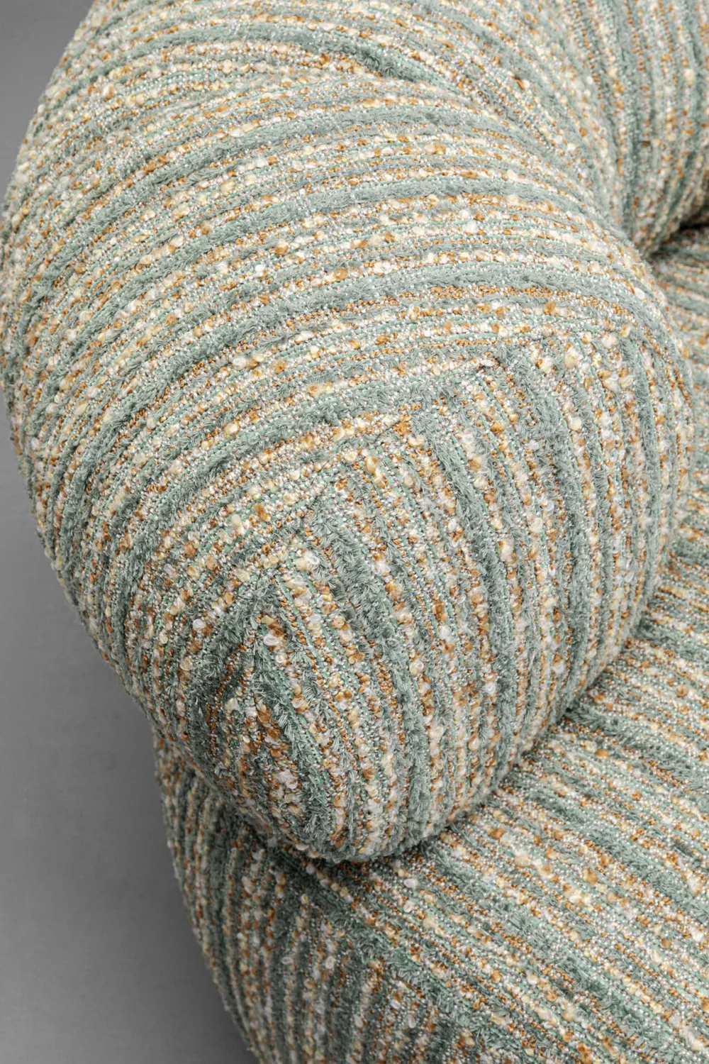 Fotele*KARE Design Fotel Obrotowy Boucle Niebieskie Paski Podstawa Złota 95x70 Cm