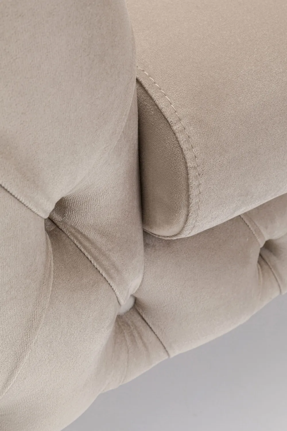 Fotele*KARE Design Fotel Welurowy Pikowany Beżowy Glamour Nogi Czarne 120x70 Cm
