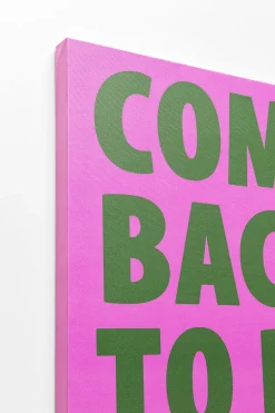 Obrazy*KARE Design Obraz Różowy Z Zielonym Napisem Come Back To Bed Please 40x50 Cm