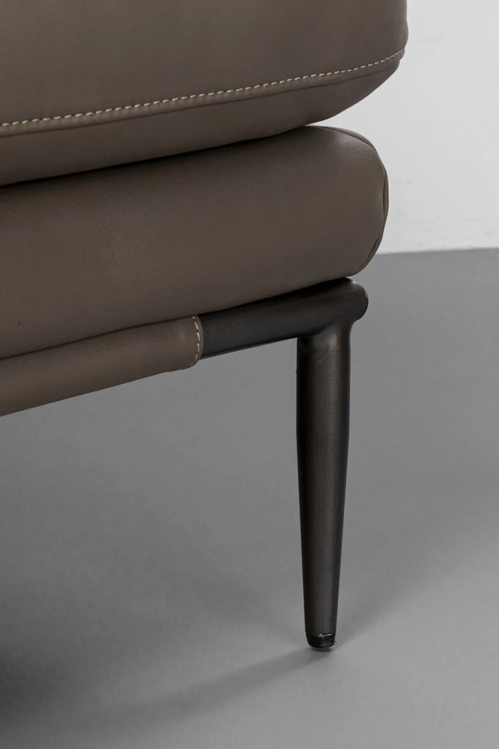 Sofy*KARE Design Sofa Ekskluzywna 2-osobowa Skórzana Pikowana Szara 225 Cm