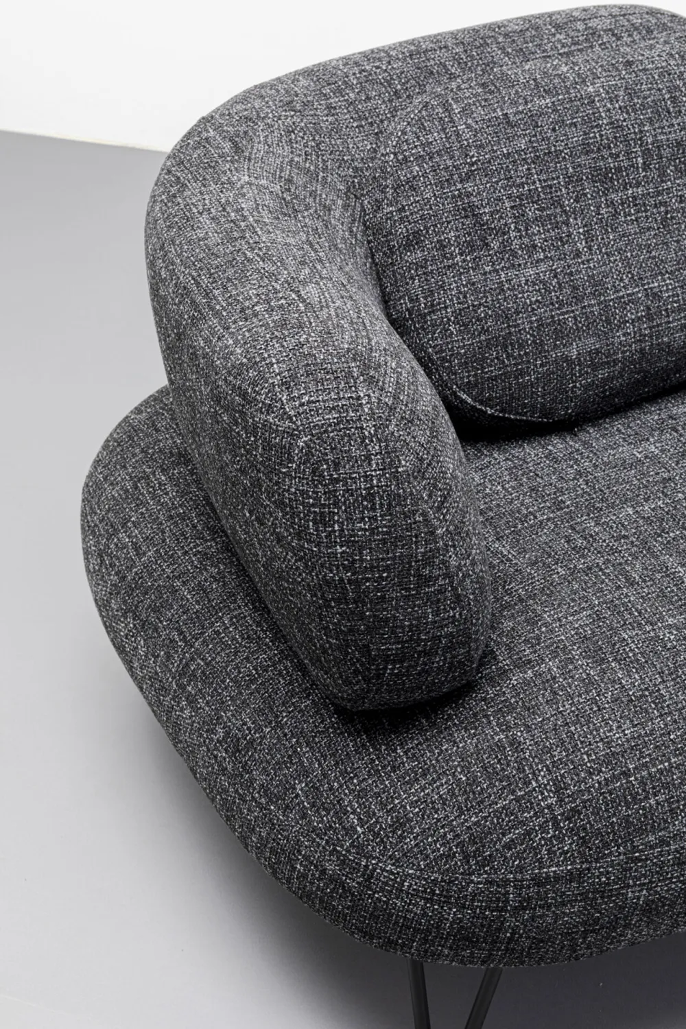Sofy*KARE Design Sofa 2-osobowa Czarna Tkanina Melanżowa 182 Cm