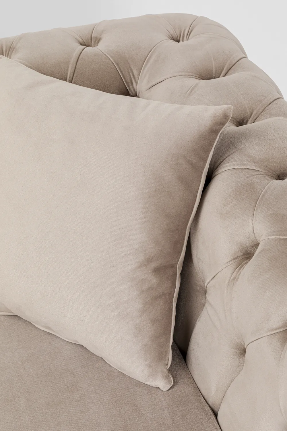 Sofy*KARE Design Sofa 2-osobowa Welurowa Pikowana Beżowa Nogi Czarne 200 Cm