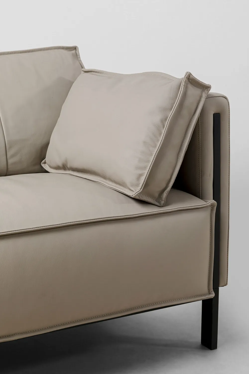 Sofy*KARE Design Sofa 3-os. Skórzana Szara Nogi Czarne 233 Cm