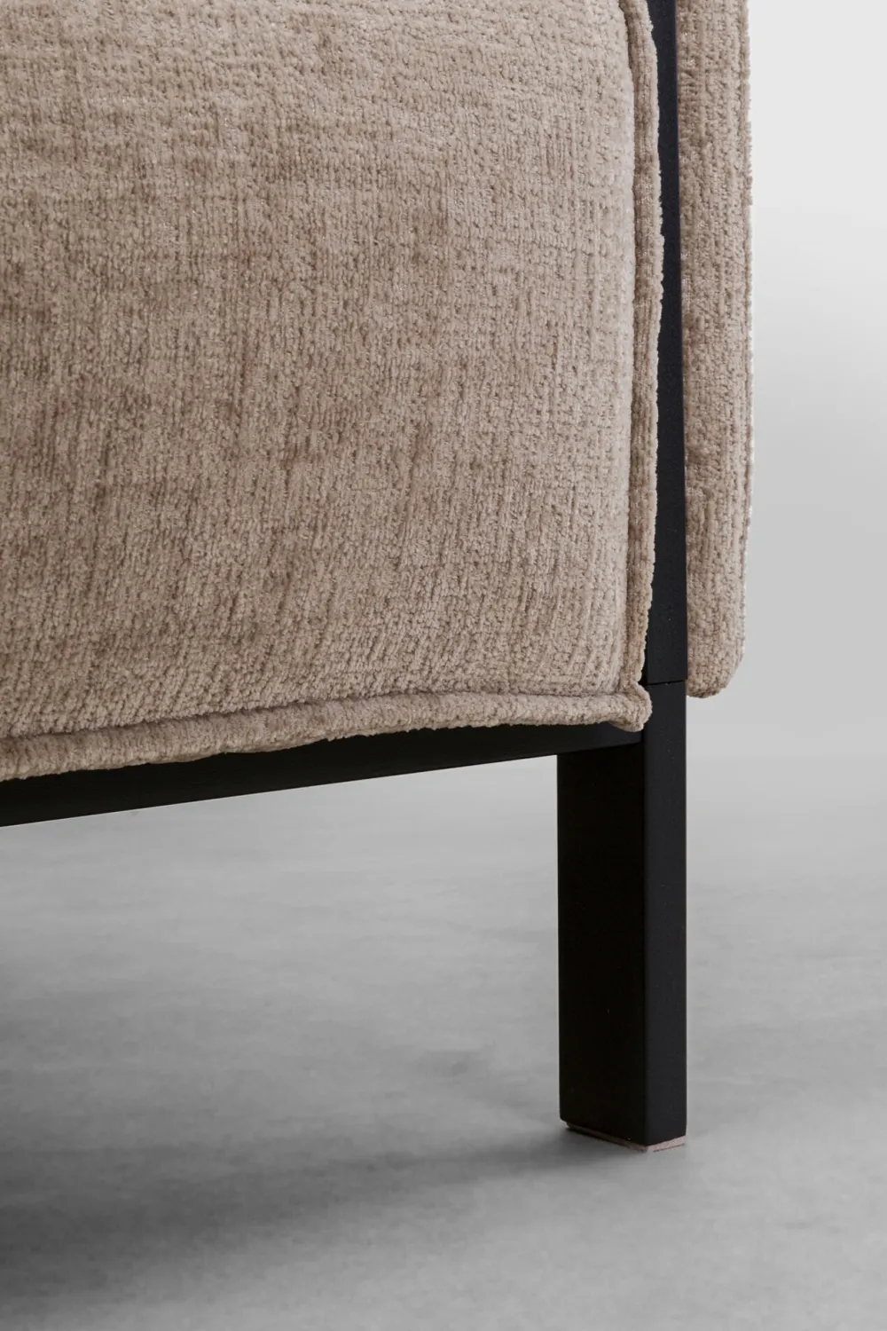 Sofy*KARE Design Sofa 3-os. Tapicerowana W Kolorze Szarym Nogi Stal Czarne 233 Cm