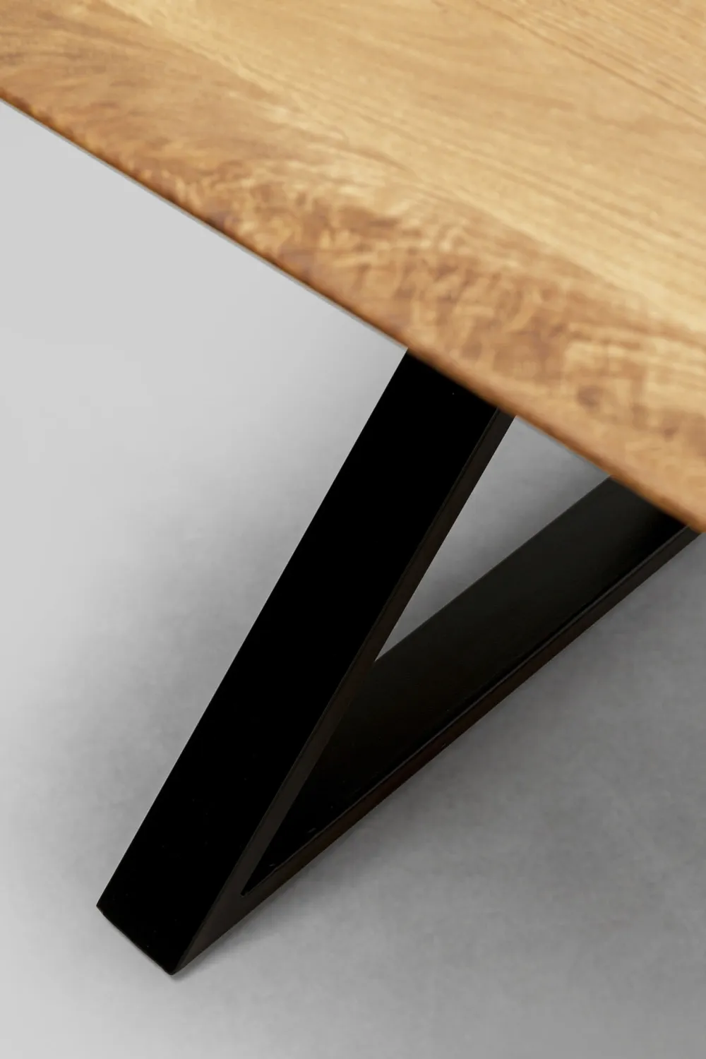 Stoły*KARE Design Stół Z Dębowym Blatem FSC Nogi Czarne Krzyżowe 180x90 Cm
