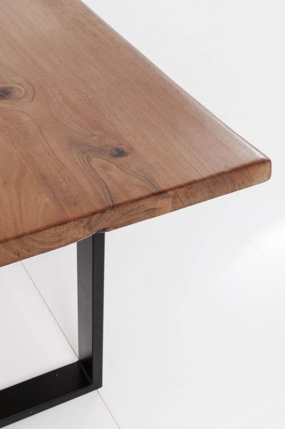 Stoły*KARE Design Stół Z Drewnianym Blatem Z Akacji I Czarnymi Metalowymi Nogami 200x100 Cm