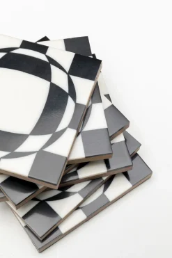 Zastawa Stołowa*KARE Design Zestaw 6 Podkładek Pod Kubki Czarno-białe Z Organizerem 12x12 Cm